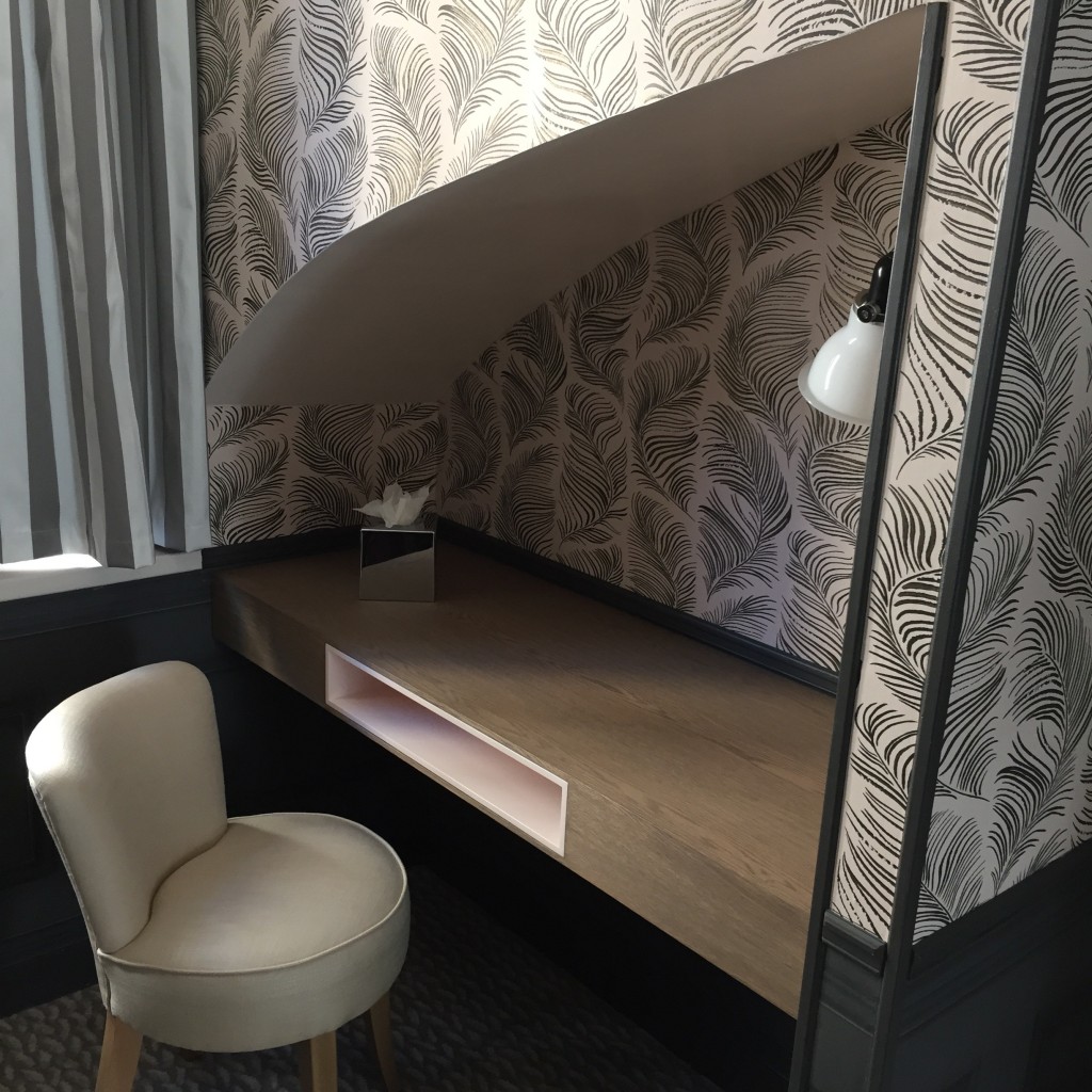 Bureau - Hôtel La Parizienne Paris © Capucineee.com